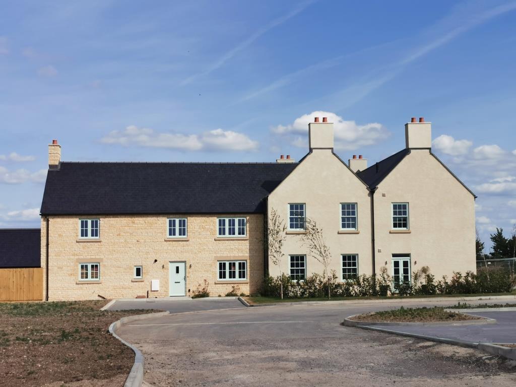 Rendering at Little Windrush, Burford, Oxfordshire